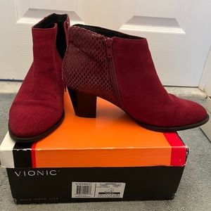 Vionic suede ankle boot with snakeskin heel. Wine color Size 8.5